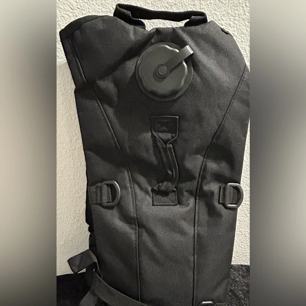 KMS Tactical Hydration Pack 2.5L – Black, New